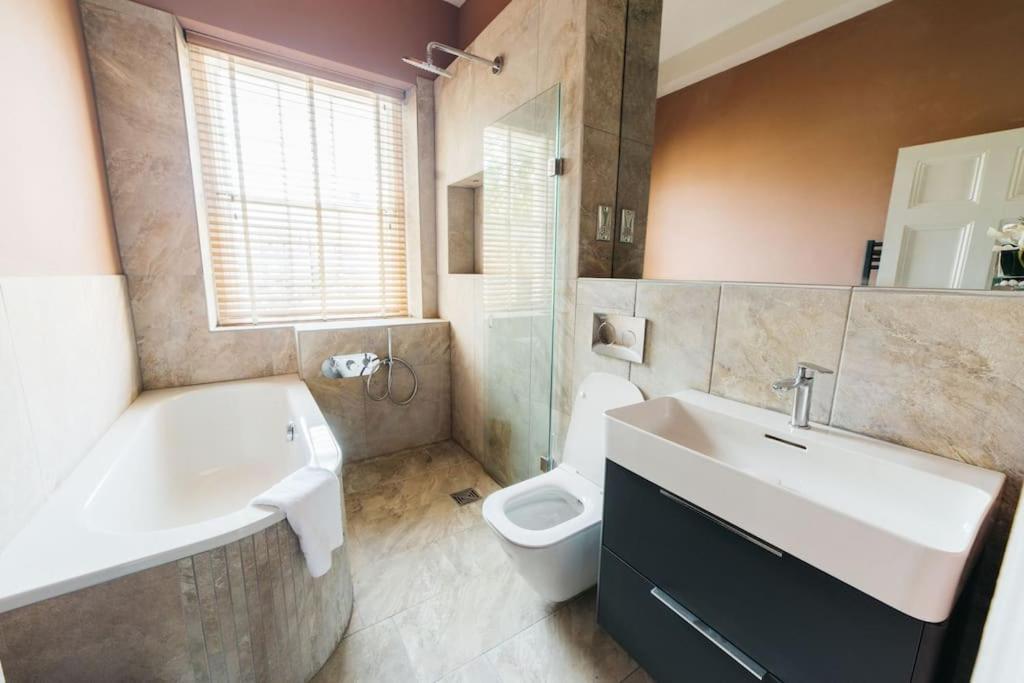 Luxury, Central, Sun-Filled 3 Bed Haven In Bath Bagian luar foto