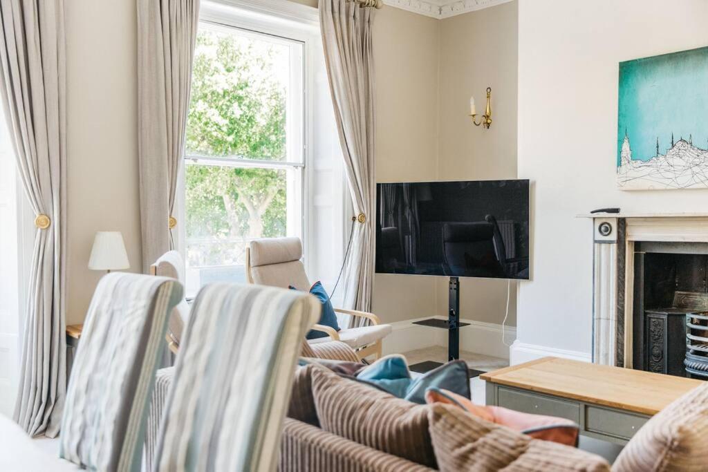 Luxury, Central, Sun-Filled 3 Bed Haven In Bath Bagian luar foto